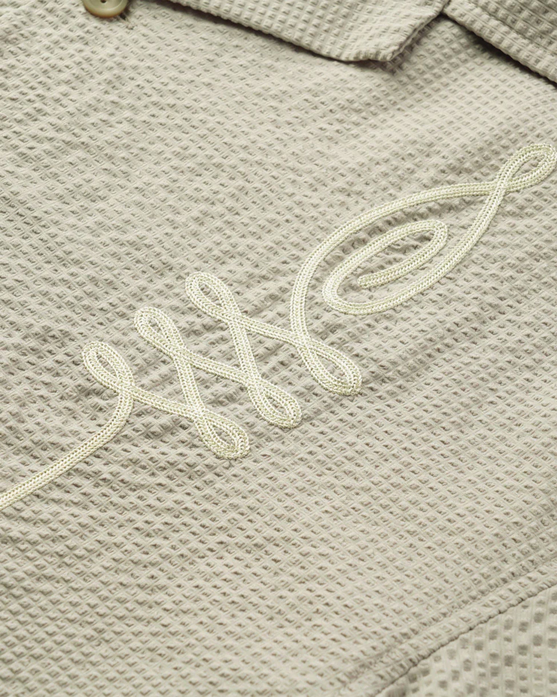 COMMODORE WOVEN S/S SHIRT CREAM