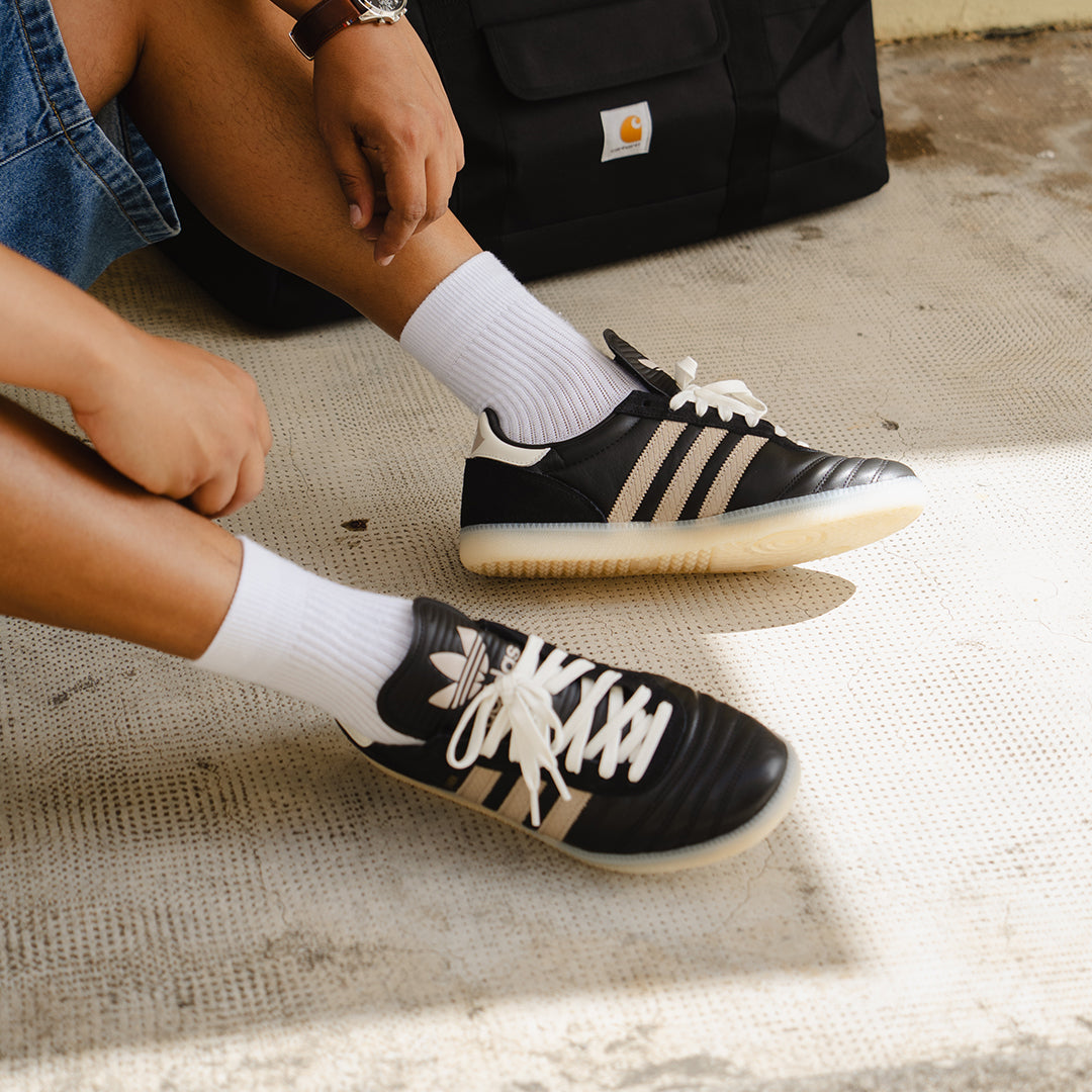 M1906REH 1906 HARBOR GRAY SILVER METALLIC – Laced Run