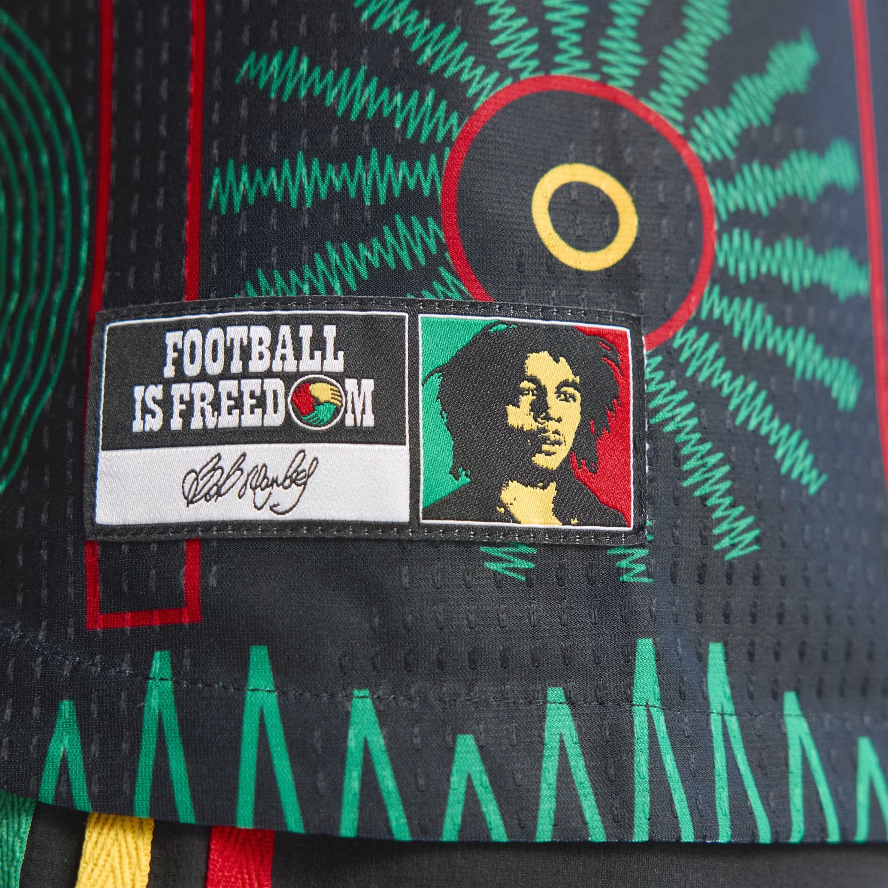 Maillot pré-match extérieur Jamaïque 26 x Bob Marley Noir Adidas Originals – Boutique Laced Run La Réunion